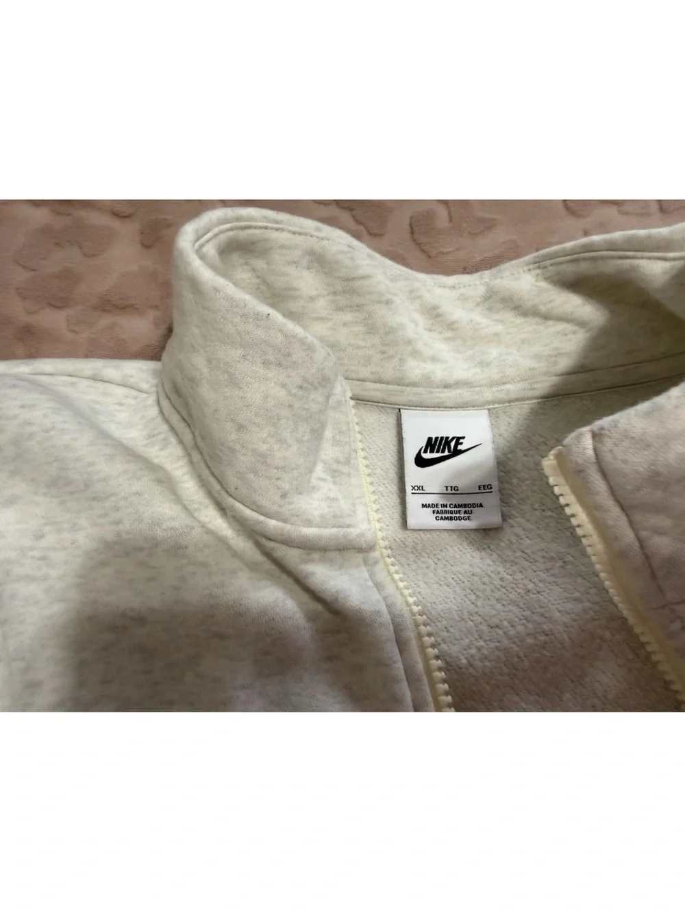 Nike Women’s Light Grey 1/4 Zip Sweatshirt! 2XL